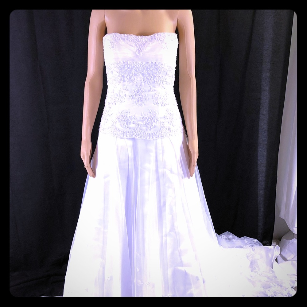 Excellent condition! Wedding dress